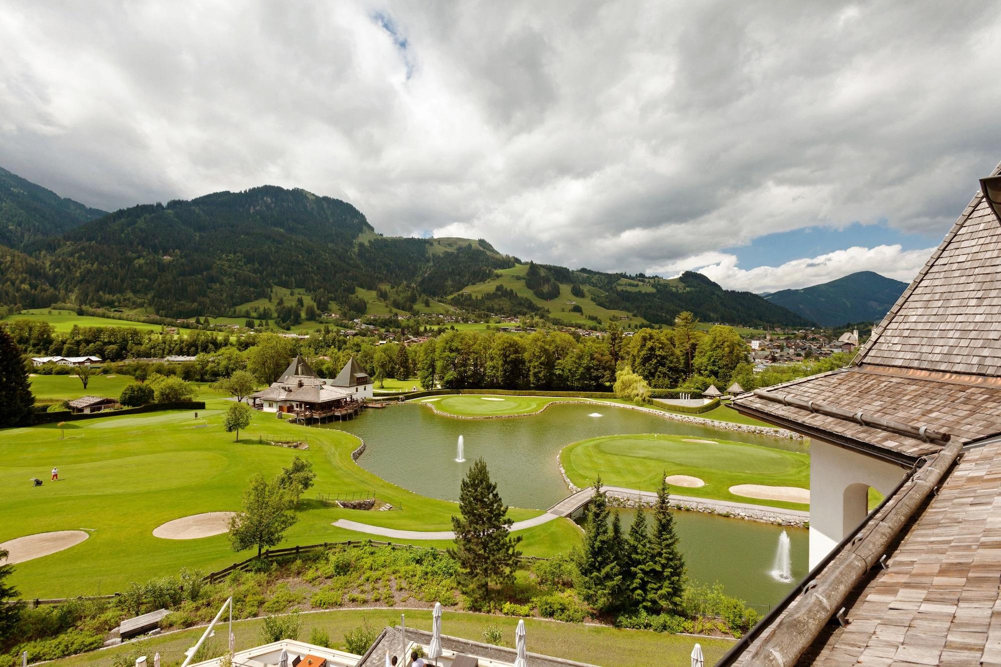 Schlosshotel Kitzbuehel A-Rosa Collection Kitzbühel Exterior foto Golf course in Bad Tölz