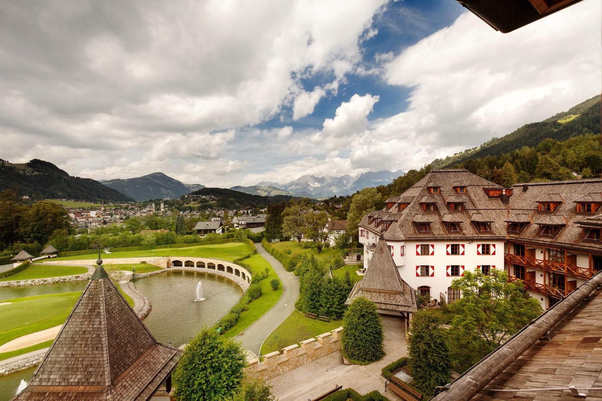Schlosshotel Kitzbuehel A-Rosa Collection Kitzbühel Exterior foto View of the town