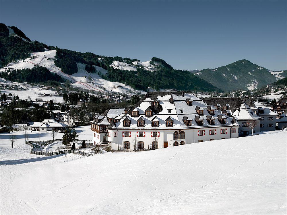 Schlosshotel Kitzbuehel A-Rosa Collection Kitzbühel Exterior foto The resort in 2007