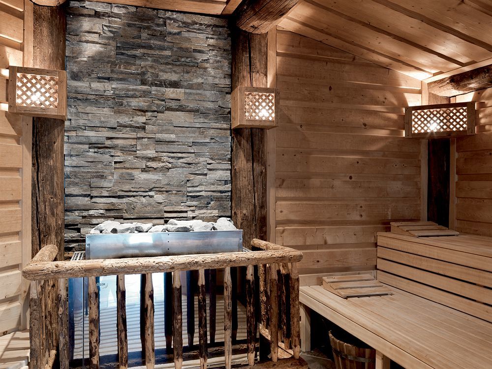 Schlosshotel Kitzbuehel A-Rosa Collection Kitzbühel Exterior foto A modern Finnish sauna