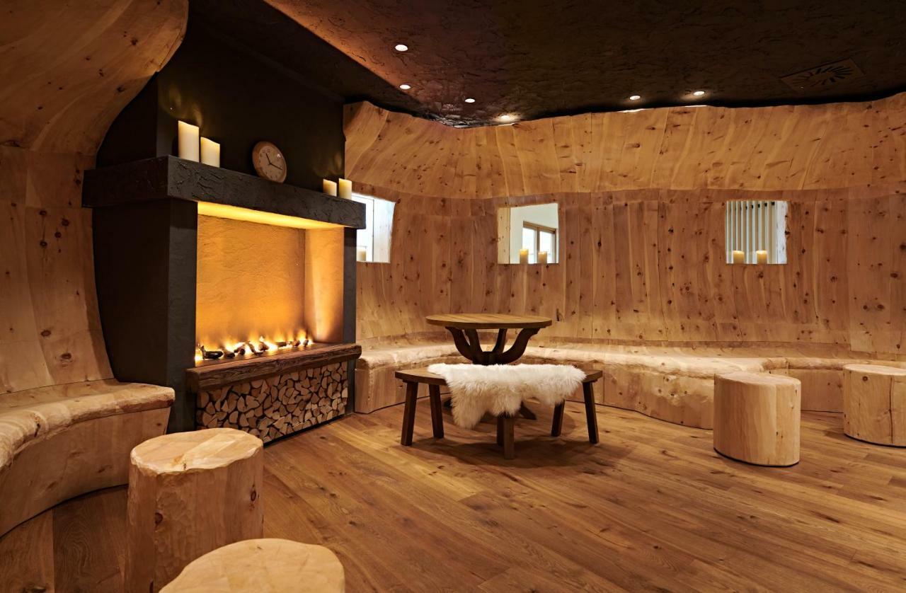 Schlosshotel Kitzbuehel A-Rosa Collection Kitzbühel Exterior foto Interior of the lodge